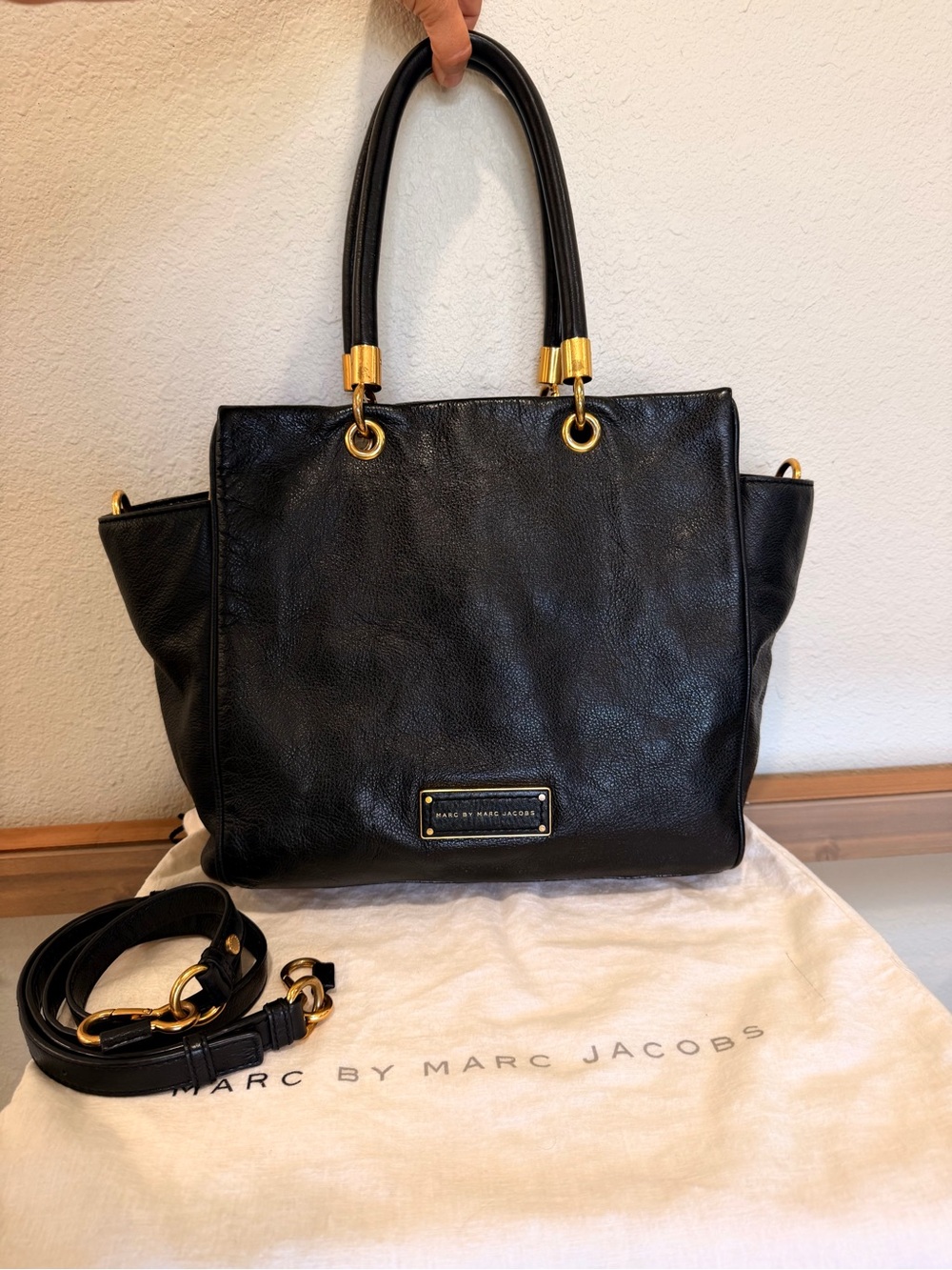 Marc by Marc Jacobs Too Hot to Handle Bentley Tote Shoulder Bag Black & Dust Bag